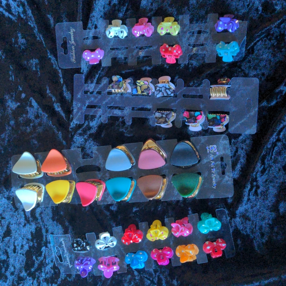 40 hair claw  for 10. NWT